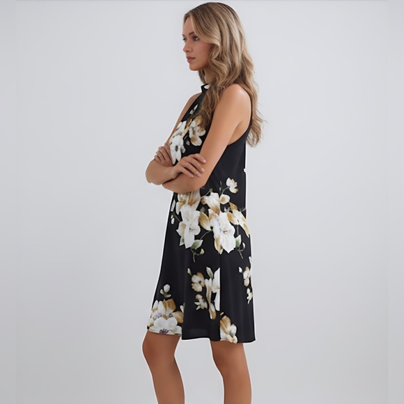 Blue Floral Print Halter Dress - Picture 3 of 10